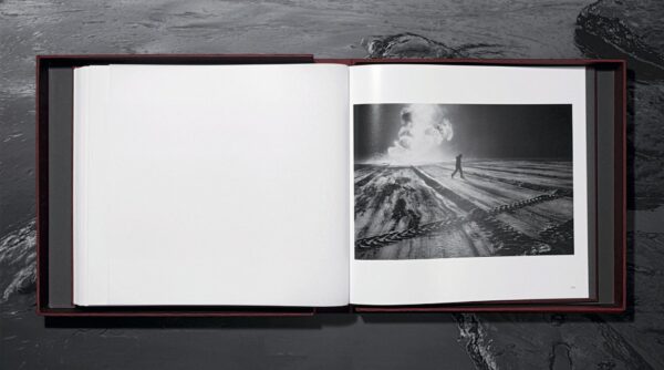 Sebastião Salgado. Kuwait. A Desert on Fire - Imagen 15