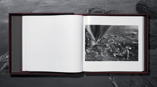 Sebastião Salgado. Kuwait. A Desert on Fire - Imagen 7