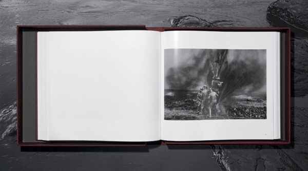 Sebastião Salgado. Kuwait. A Desert on Fire - Imagen 9