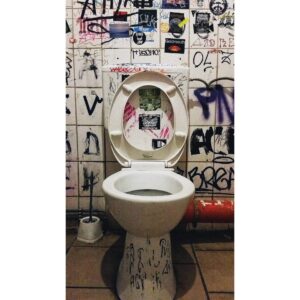 Ander Szinetar. DE LA SERIE: TOILETTEN, BERLIN (2015-2019)