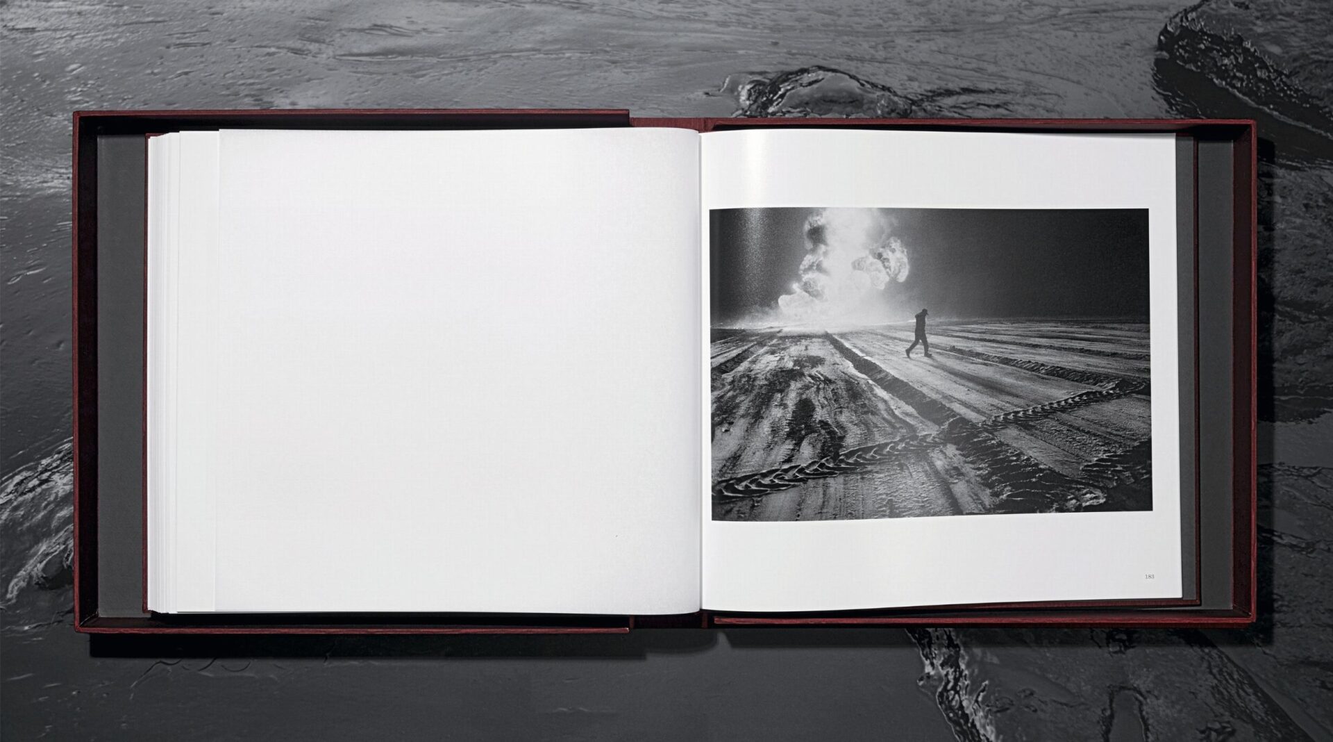 Sebastião Salgado. Kuwait. A Desert on Fire - Imagen 5