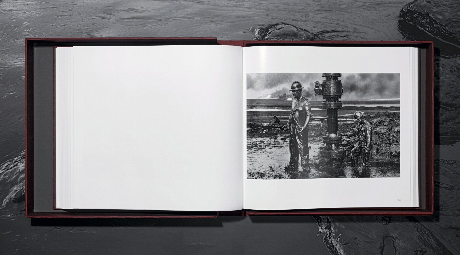 Sebastião Salgado. Kuwait. A Desert on Fire - Imagen 10